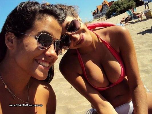 14P Compilation of non-nude bikini babes posing for the cam
