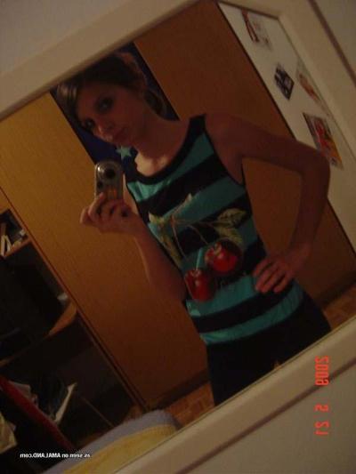 15P Heiße Zusammenstellung der Selfpics einer hübschen Amateurin