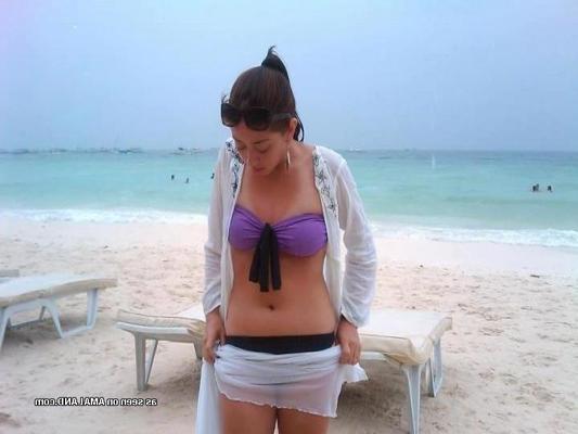 14P Collection of sexy non-nude babes posing for the cam