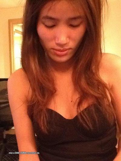 10P Selection of hot non-nude babes posing at home
