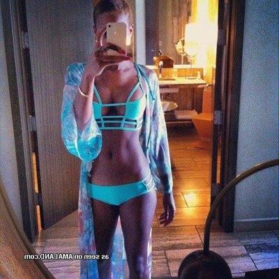 10P Collection of amateur non-nude babes camwhoring