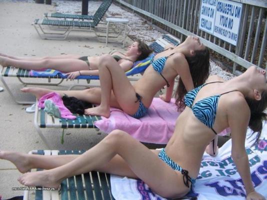 14P Hot amateur girlfriends in sexy bikinis at the beach