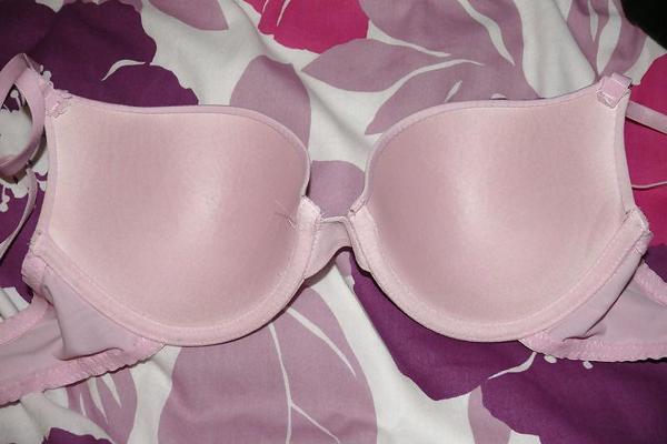 6P Teen sell hear bra on the net