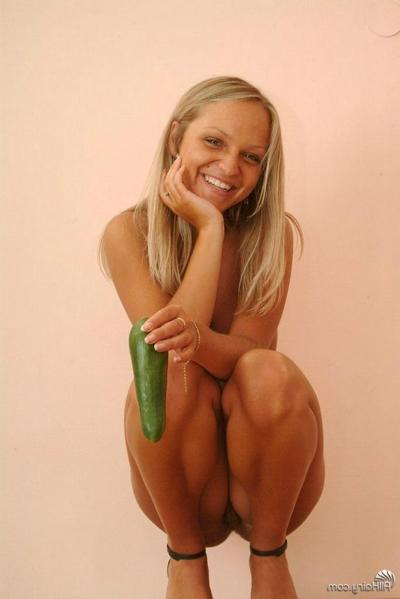 16P hairy young jessica shoves a zucchini up her hairy snatch