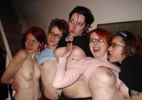 15P Drunk amateur girlfriends partying and flashing