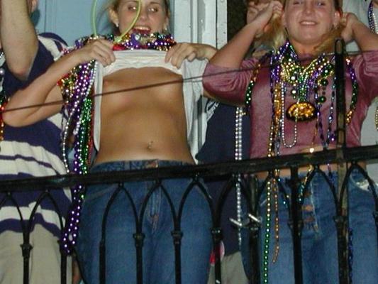 15P Wild and drunk babes showing their tits at the mardigras
