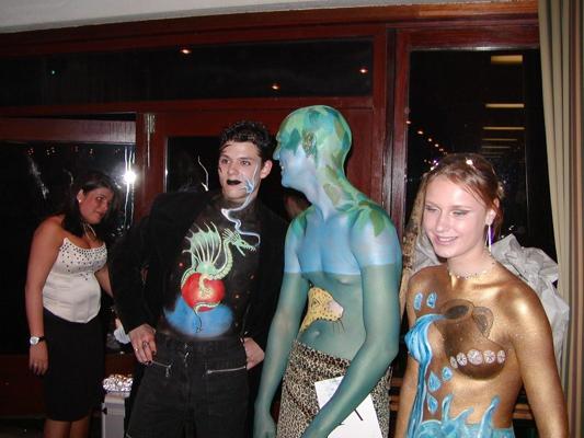 15P Hot and drunk mardigras hotties gets photographed while flashing tits