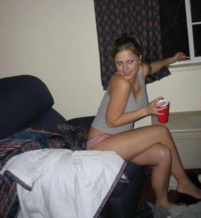15P Wild College Girlfriends Drunk And Flashing In Public