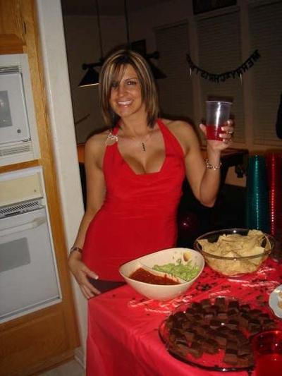 15P Random collection of hot chicks naked and drunk strutting their stuff