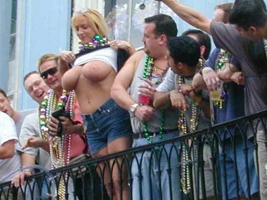 15P Wasted Party Girls Flashing In Public Extremely Fucked Up