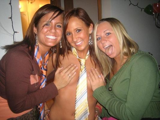 15P Hot pics of drunk sluts naked doing wild things in parties