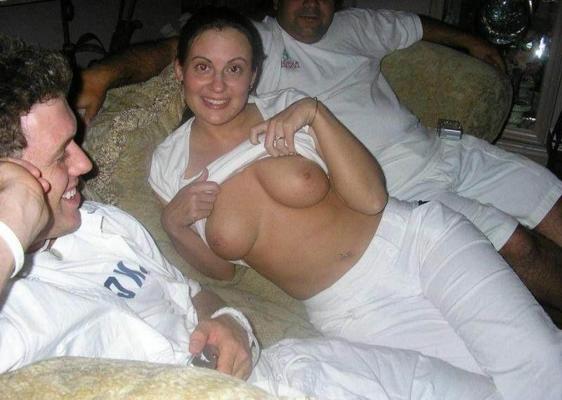 9P Hot College Coeds Flashing Drunk Wasted And Kissing Girls