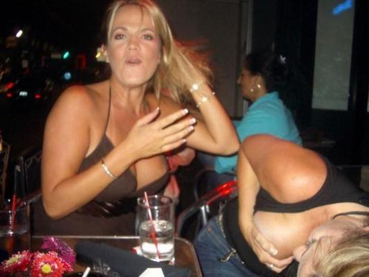 15P Drunk Spring Break College Chicks Flashing Tender Breasts