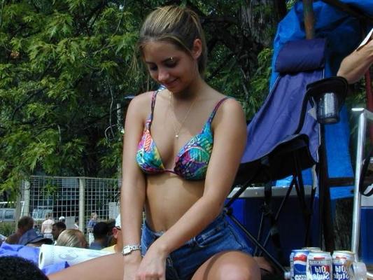 15P Hot Drunk College Chicks Flashing Perky Tits