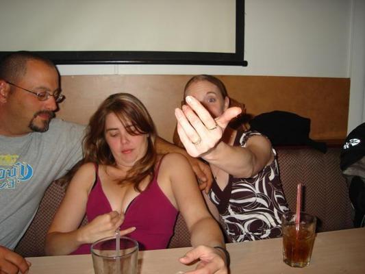 15P Fucking Drunk Girlfriends Kiss And Suck Tongues