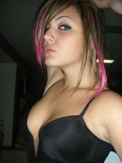 15P Emo teen girlfriends posing and selfshot pics 19