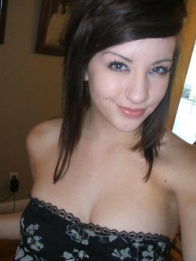 15P Emo teen girlfriends posing and selfshot pics 14