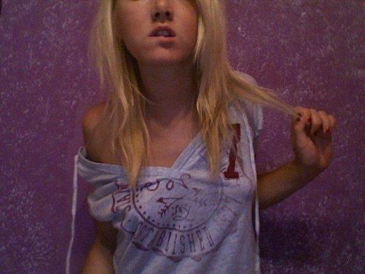 12P Hot emo girlfriend pics