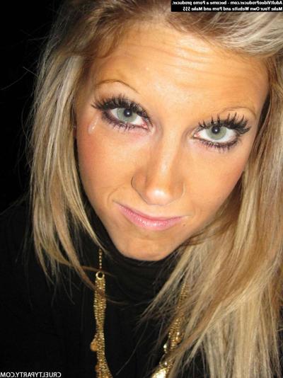 25P Porn star Jade Summers goes to a bar and fucks a stripper