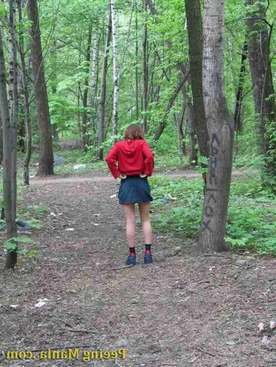 15P Slut peeing in the woods