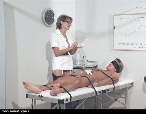 12P Strict english mistress in hot action