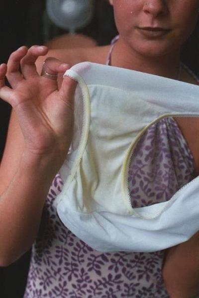 16P Drunk club slut pees her panties