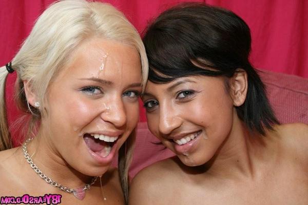 16P deux adolescentes coquines donnent un sandwich à la pipe