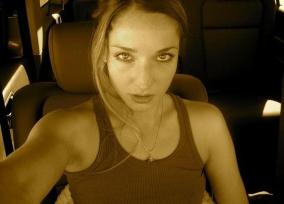 15P Check out my hot girlfriends get horny in these amateur pics