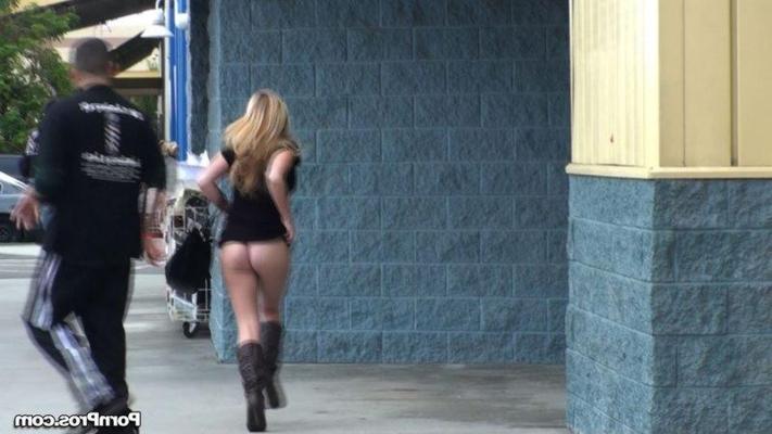 12P Guy stalking a babe in public and lifts her skirt