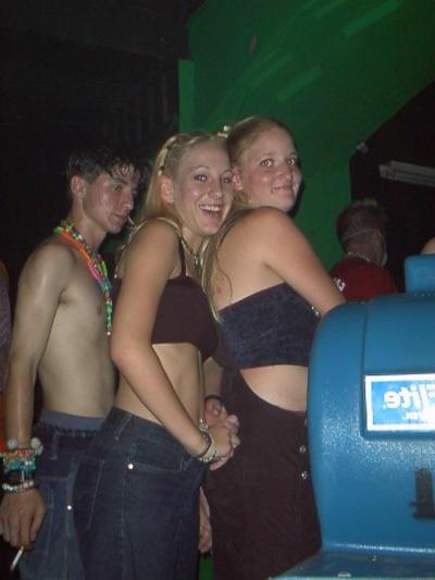 15P Amateur self shooting teens showing their bodies