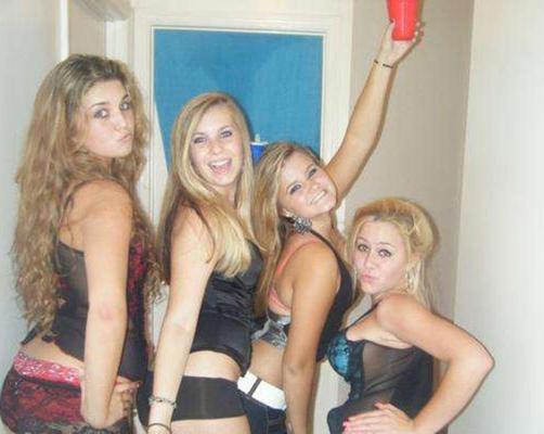 15P Amateur hot teens posing and sucking a dick hard