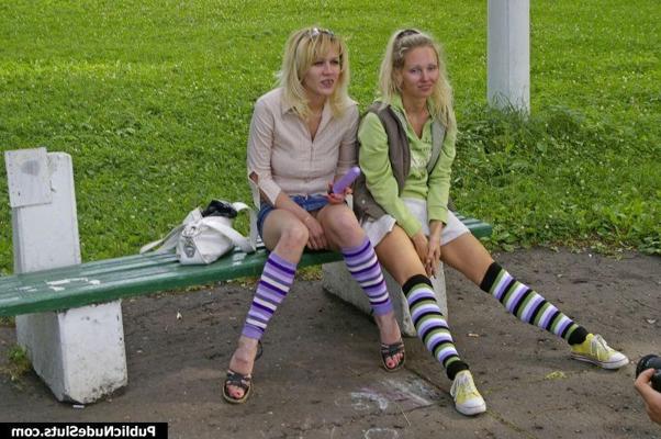 15P Pair of blonde lesbians playing the sizzling vibro games in the park