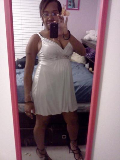 11P Sexy Ebony Milf in Nighty