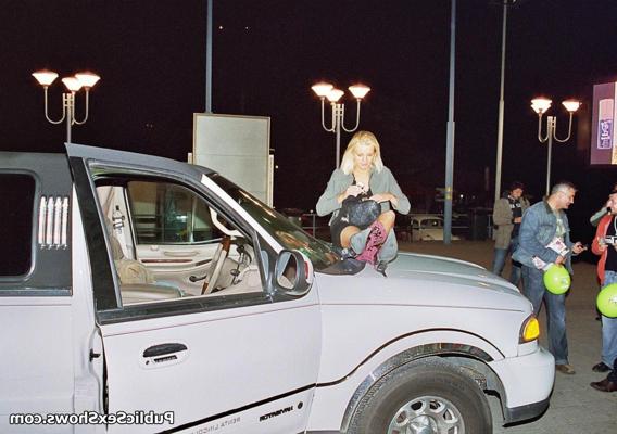 12P Pictures and videos from live sex events all over the world