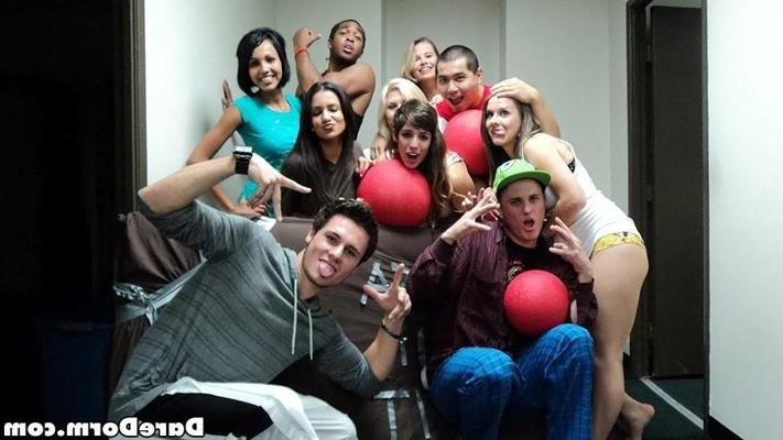 15P Amateur college chicks fucked in their dorm rooms