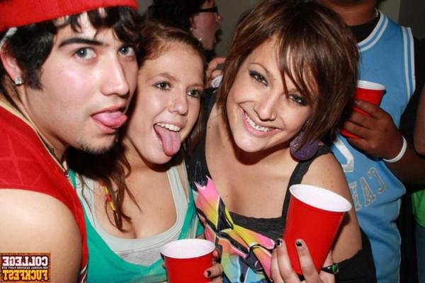 15P Real alchohol induced college partying and fucking