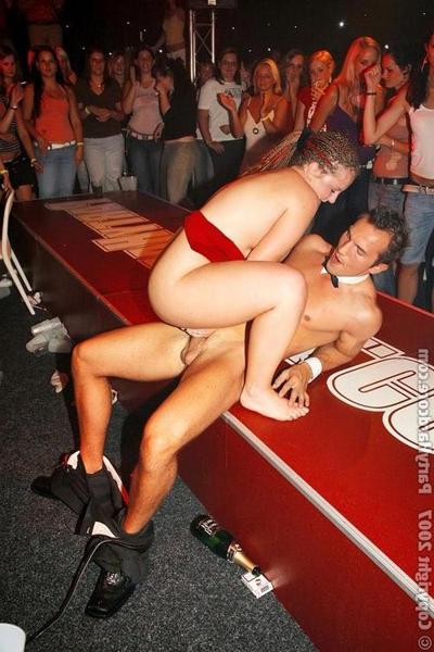 16P Horny drunk babes suck and fuck at party