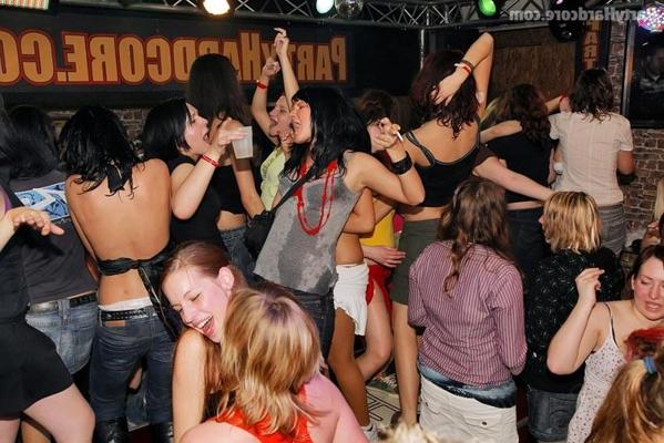 16P Slut drunk bitches sucking and fucking in sex party