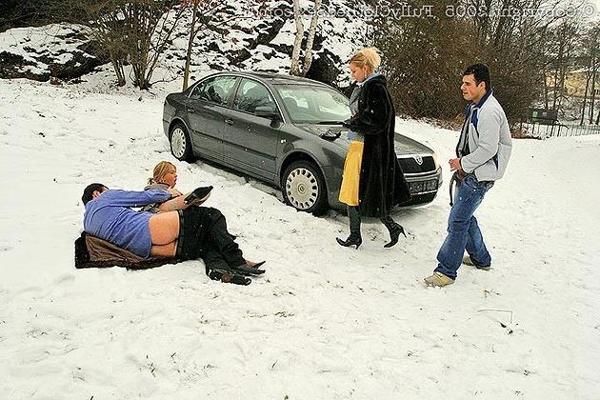 20P Outdoor public groupsex in the snow