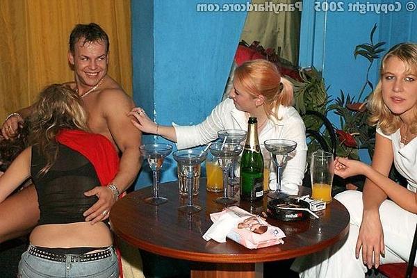 16P Shocking girls doing strangers in bar