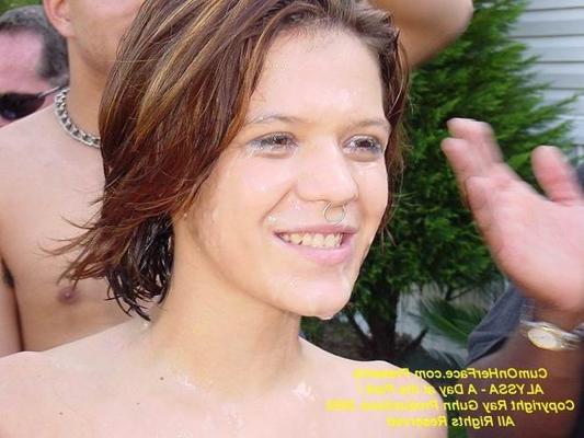 16P Outdoor group messy facial