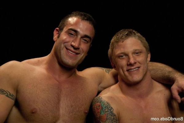 15P Muscled boyfriend dominates with hardcore bondage sex