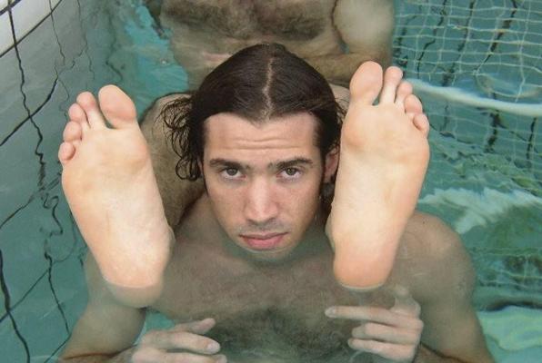 20P Two hairy chested foot lovers enjoy having fun in a piscina pool