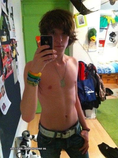 10P Nice gallery of skinny self-shooting emo twinks