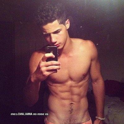 15P Compilation of sexy hunks showing off gorgeous bodies