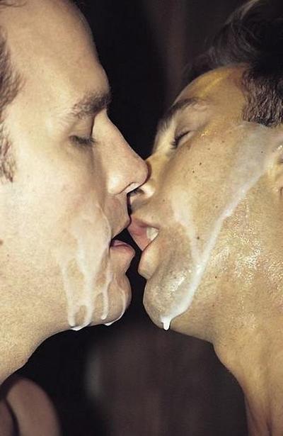 20P Muscle studs mutual sucking and facial cumming joy