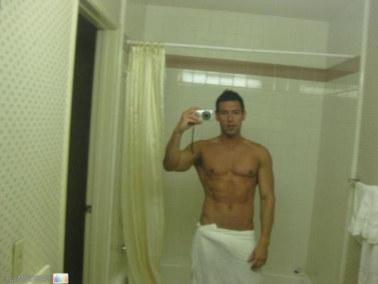 15P Horny amateur gays posing and fucking gallery 1