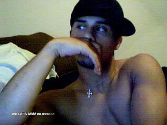 16P Latin hunk takes pics of his hot body nude