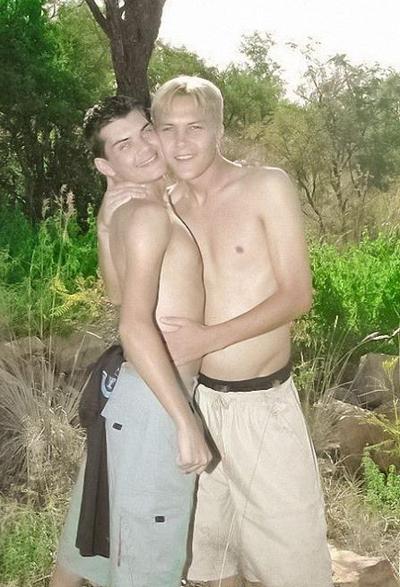 20P Fresh college dudes blowing up and facial cumming in the forest