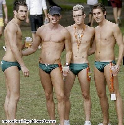 10P Amatuer beach boys get naughty and teases outdoors